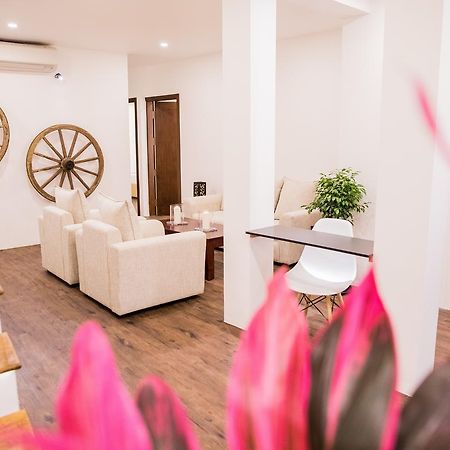 Venue Colombo Hotel Bagian luar foto