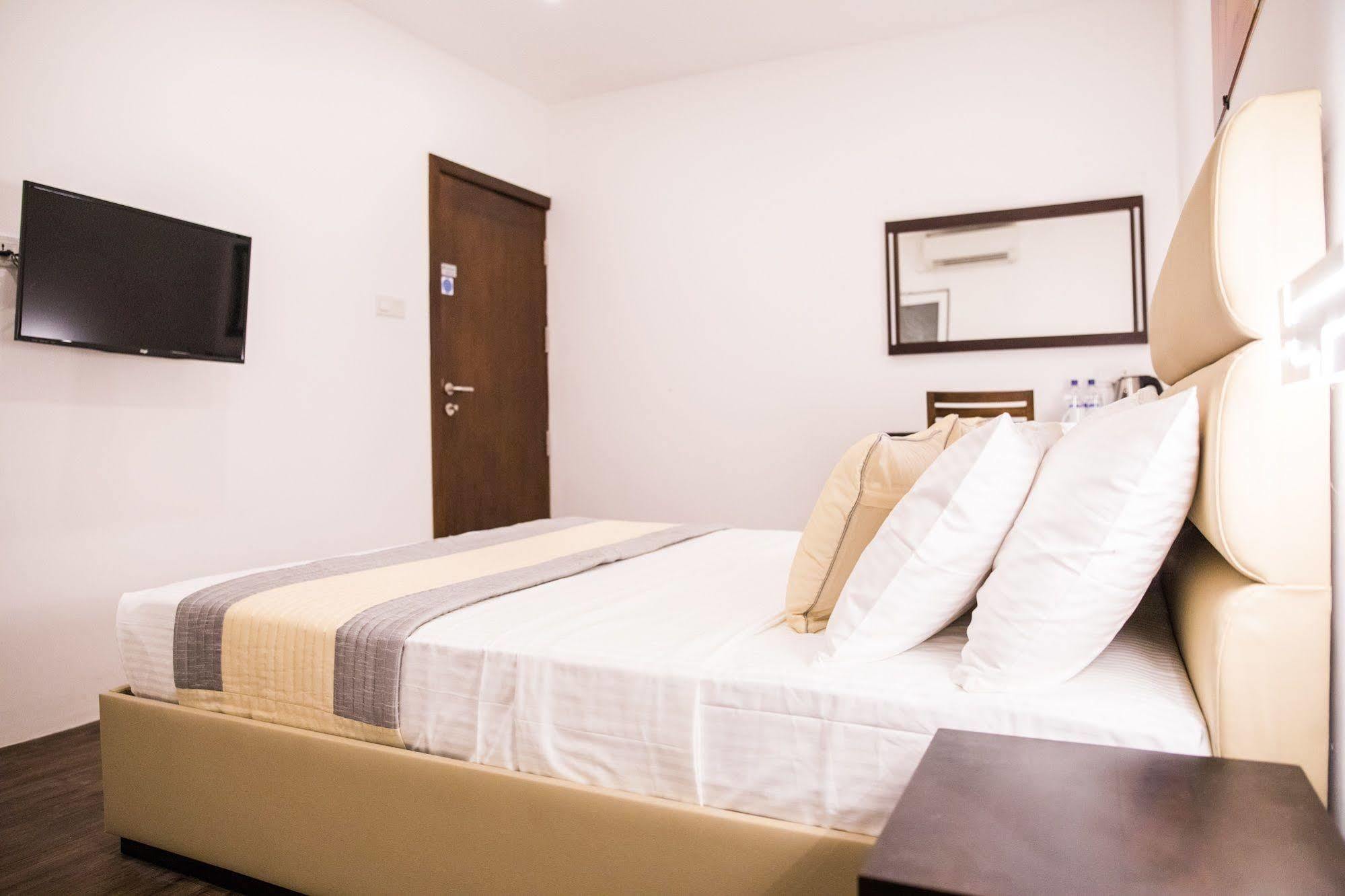 Venue Colombo Hotel Bagian luar foto
